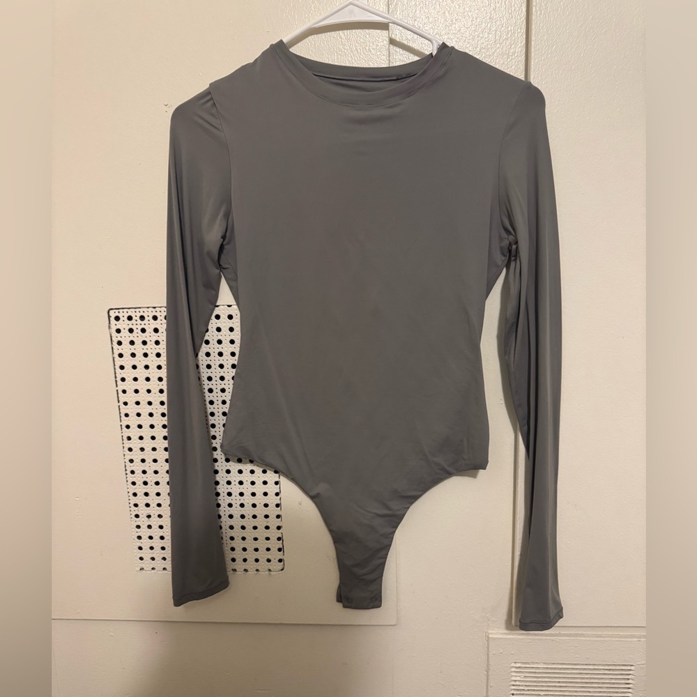 Pumiey gray long sleeve bodysuit